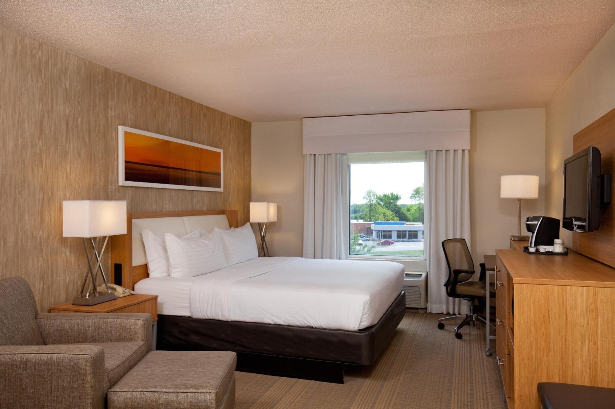 Standard King Room with Sofa Bed